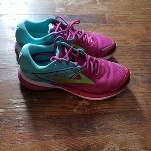 Brooks ravenna running shoes size 7.5